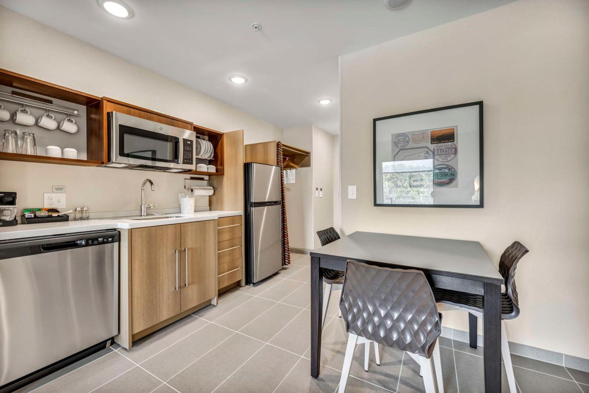 Home2 Suites By Hilton Raleigh West Lenovo Center Buitenkant foto