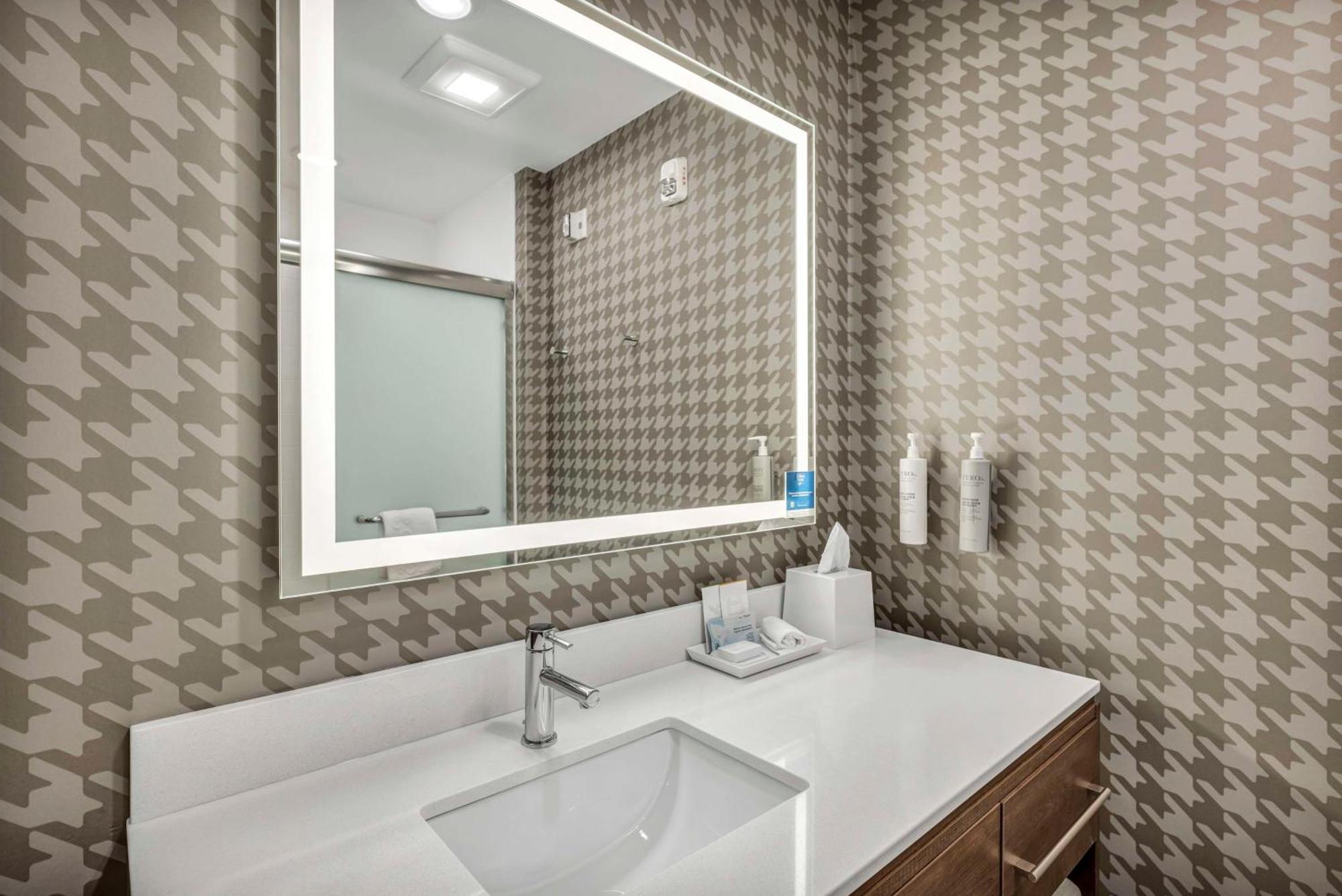 Home2 Suites By Hilton Raleigh West Lenovo Center Buitenkant foto