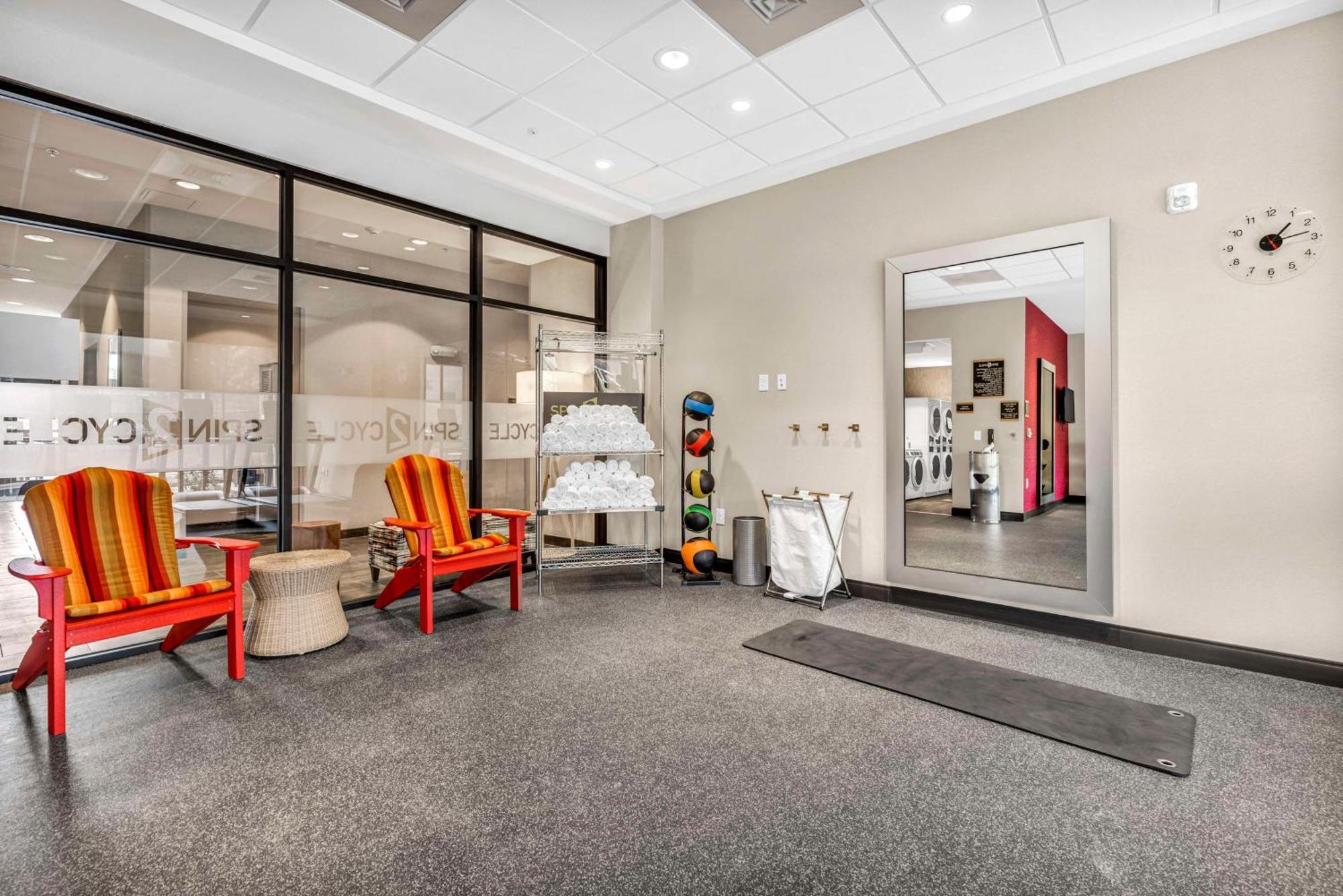 Home2 Suites By Hilton Raleigh West Lenovo Center Buitenkant foto