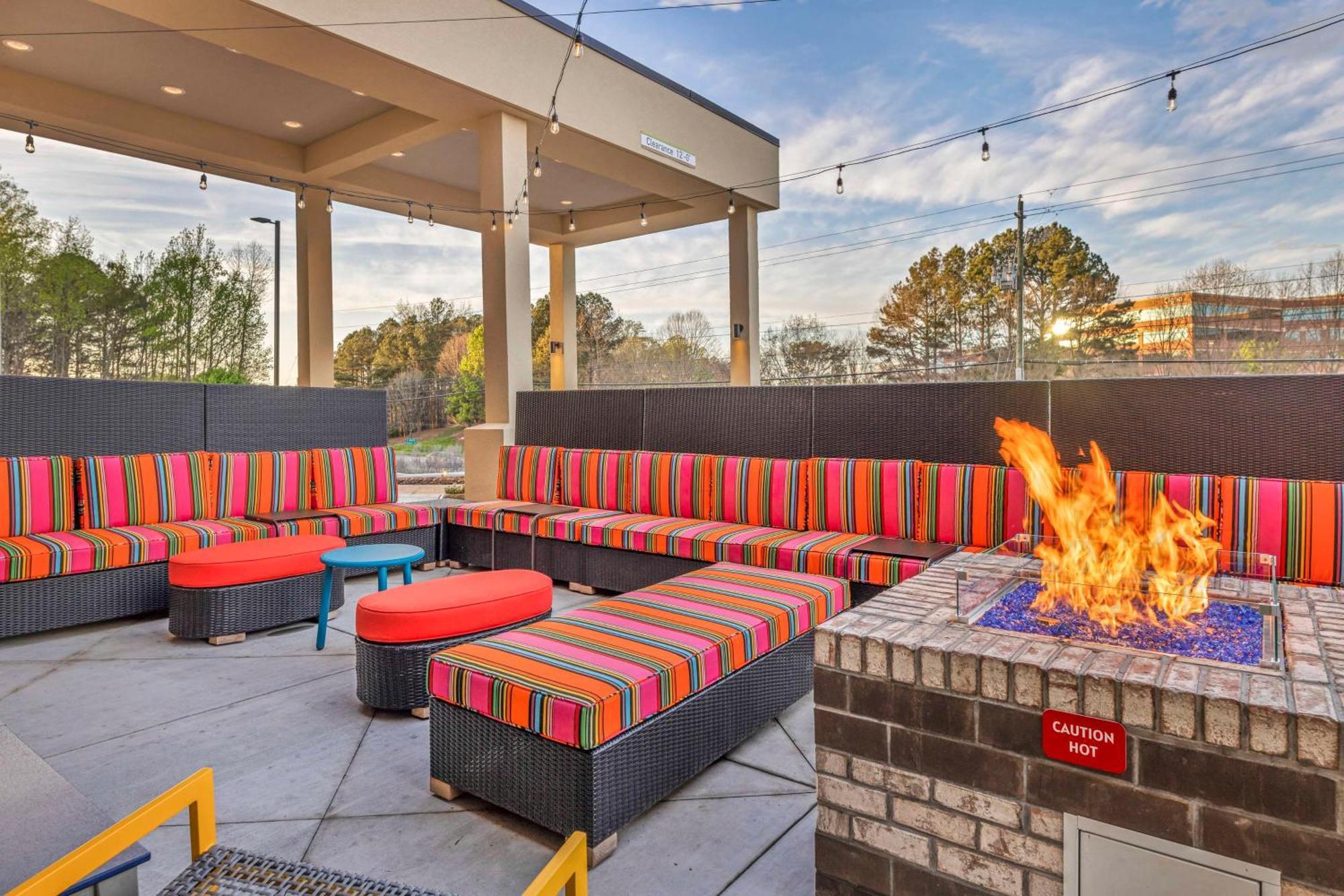 Home2 Suites By Hilton Raleigh West Lenovo Center Buitenkant foto